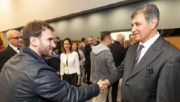 Lider Tugay Büyükşehir Belediyesi işçisiyle bayramlaştı