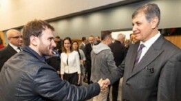 Lider Tugay Büyükşehir Belediyesi işçisiyle bayramlaştı