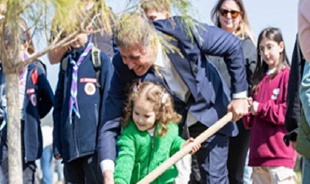Lider Tugay çocuklara verdiği kelamı tuttu, fidanlar toprakla buluştu