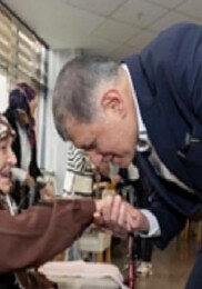 Lider Tugay huzurevi sakinleriyle bayramlaştı