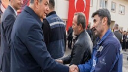 Lider Tugay, İZSU işçisi ile bayramlaştı