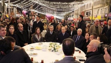 Lider Vekili Özdemir Kadir Gecesi’ni Elmalı’da geçirdi