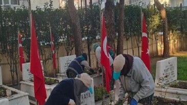 Manisa Büyükşehir Belediyesi Şehitlikleri 18 Mart’a Hazırladı