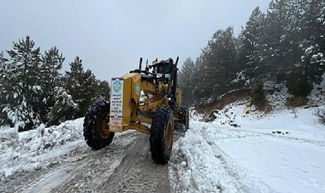 Manisa Büyükşehir Belediyesinden Spil Dağı’nda Kar Mesaisi