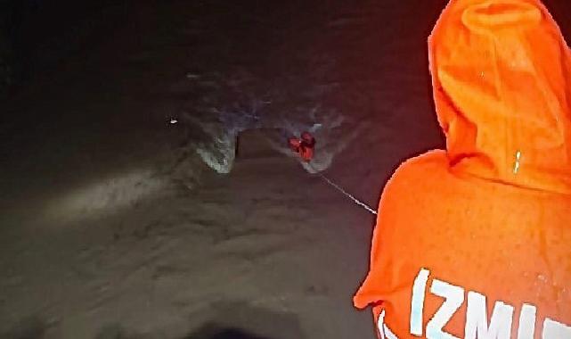 Menderes’te araç dereye uçtu, İzmir İtfaiyesi seferber oldu