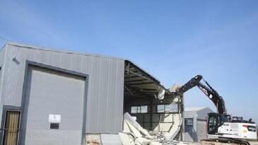 Nilüfer’de 4 kaçak bina yıkıldı