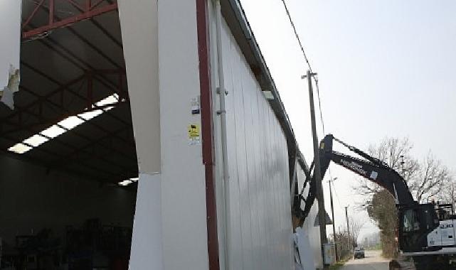 Nilüfer’de tarım alanındaki 900 metrekarelik kaçak yapı yıkıldı