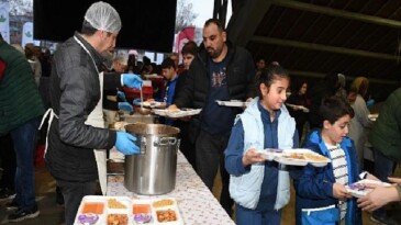 Osmangazi Belediyesi 1050 Konutlar’da Birlik Sofrası Kurdu