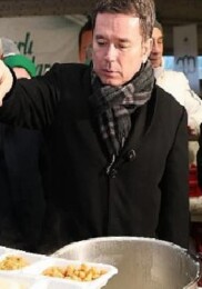 Osmangazi Belediyesi’nin İftar Sofrasında Yüzlerce Kişi Bir Ortaya Geldi