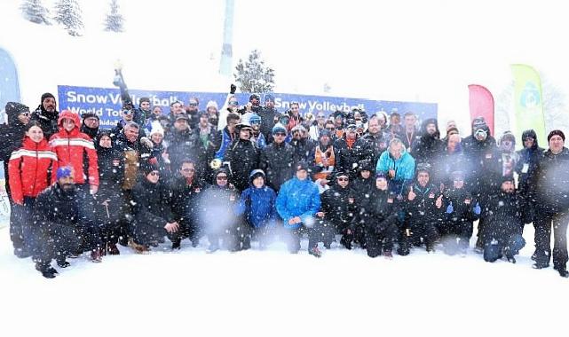 Osmangazi’den Uludağ’da Nefes Kesen Kar Voleybolu Şölen
