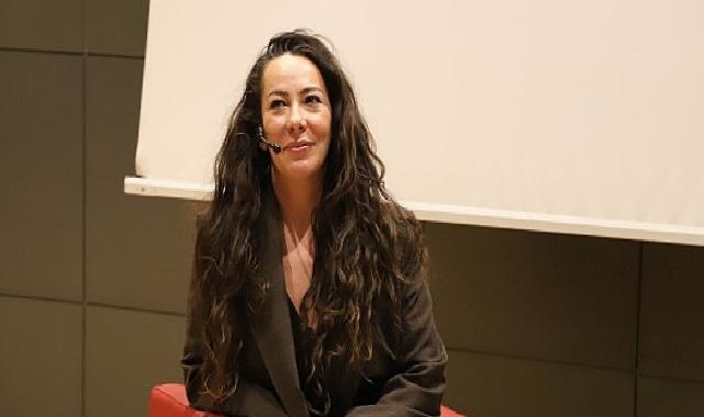 Oyuncu Zeynep Özyağcılar ile 8 Mart’a özel söyleşi!