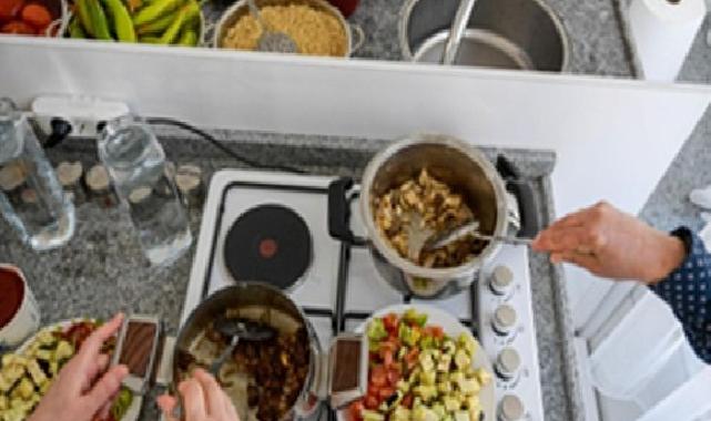 Sağlıklı sofralar, güçlü bayanlar: Mahalle Mutfağı açıldı