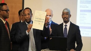 Somali’de birinci milletlerarası balıkçılık lisansı bir Türk gemisine verildi