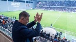 Türk futbolunun efsanesinden Lider Tugay’a Karşıyaka Stadı teşekkürü