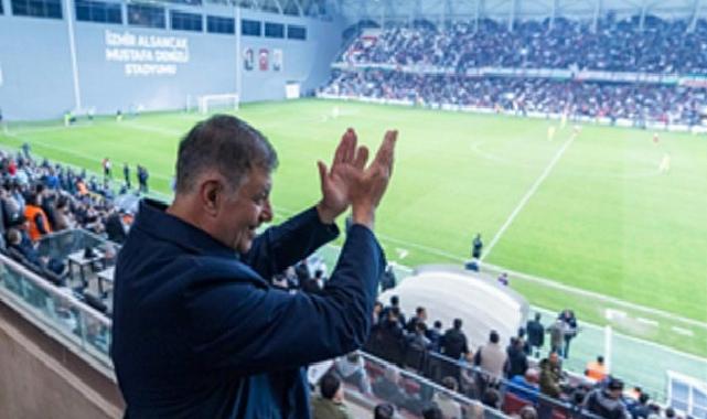 Türk futbolunun efsanesinden Lider Tugay’a Karşıyaka Stadı teşekkürü