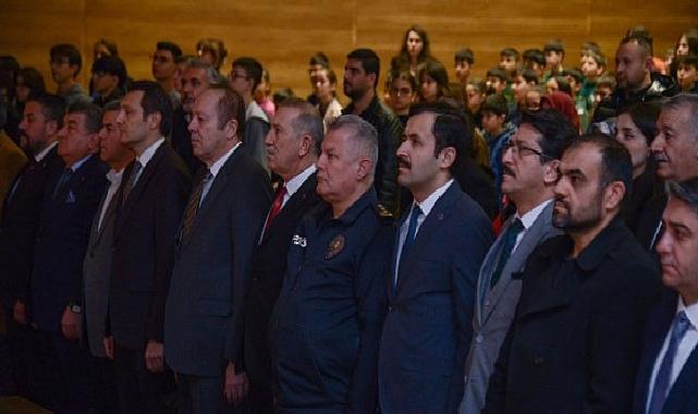 Üç Jenerasyon Bir Ortada İstiklal Marşı