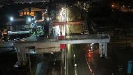 Başiskele Kavşağı’nda ’78 tonluk’ gece mesaisi