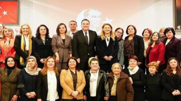 Bayan Belediye Liderleri Manisa’da Bir Ortaya Geldi