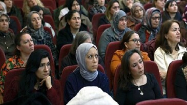 Bayraklı’da Husus Bağımlılığına Karşı Annelerle Farkındalık Eğitimi