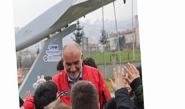 Bu İlçede İmtihana Giren Öğrencileri İnsansı Robot Karşılıyor