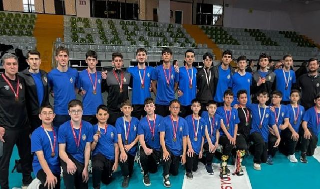 Bursa Voleyboluna İnegöl Belediyespor İmzası