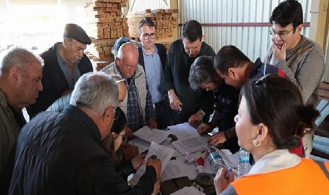 Büyükşehir arı kovanı hibesi ile üreticilerin yüzünü güldürüyor