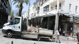 Büyükşehir takımlarından Kemer Liman Caddesi’nde çalışma