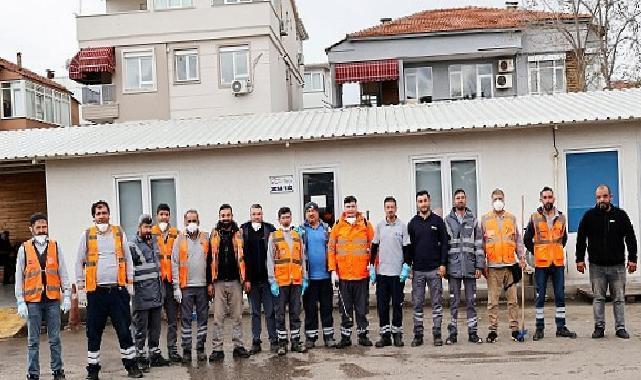 Büyükşehir toplu ulaşım araçlarını titizlikle temizliyor