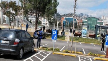 Büyükşehir Zabıtası’ndan çift taraflı parka müdahale