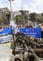 Büyükşehir’den Yat Limanı’nda deniz taban paklığı