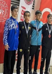 Büyükşehirli Güreşçilerden Madalya Yağmuru