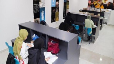Canik Halk Kütüphanesi Gençlerle Dolup Taşıyor
