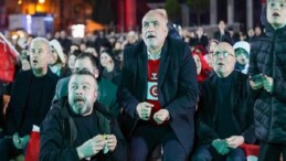Canik’te Tribün Ruhu Meydana Taşındı: Dev Ekranla Ulusal Maç Coşkusu Yaşandı
