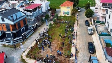 Didim Belediyesi Ağaç Dikme Aktifliği ile öğrencilere etraf şuuru kazandırıyor