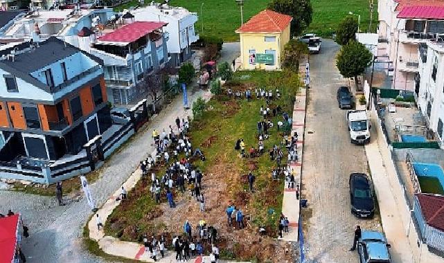 Didim Belediyesi Ağaç Dikme Aktifliği ile öğrencilere etraf şuuru kazandırıyor