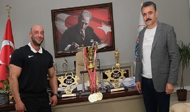 Dikili Belediyesi’nin Gururu Yılmaz Acar Şampiyonluğa Doymuyor