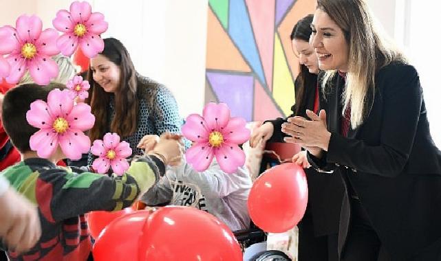 Dünya Otizm Farkındalık Günü’nde Manalı Ziyaret