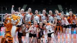 Eczacıbaşı Dynavit Vodafone Sultanlar Play-off 3-4 etabının birinci maçında galip