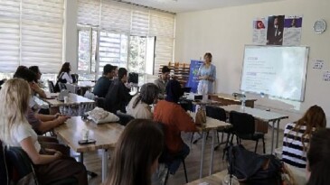 Gençler sürdürülebilir bir gelecek için bir ortaya geldi
