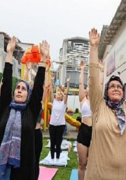 Gülşah Durbay Bayan İstişare Merkezi’nde yoga heyecanı