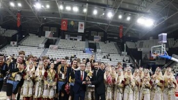 Halk Oyunları Müsabakasına Manisa Büyükşehir Belediyespor Damga Vurdu