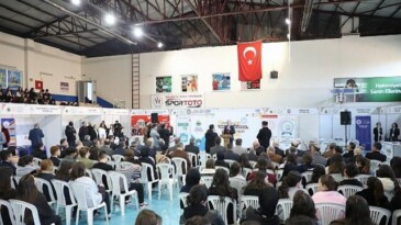 İnegöl’de 8. Üniversite ve Meslek Tanıtım Günleri Başladı