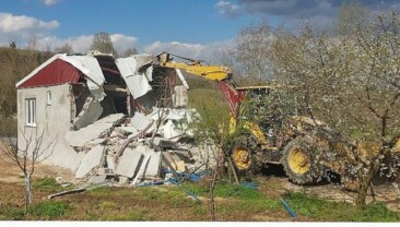 İnegöl’de Kaçak Yapıyla Çaba Devam Ediyor