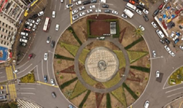 İzmir’in kalbi çiçek açtı