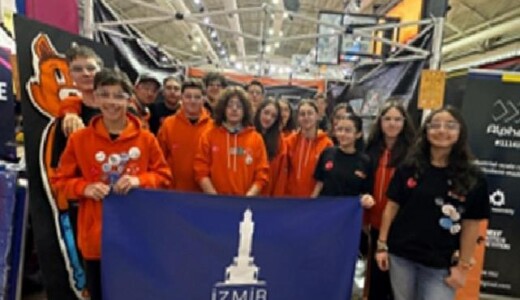 İzmirli gençlerden memleketler arası arenada teknoloji zaferi