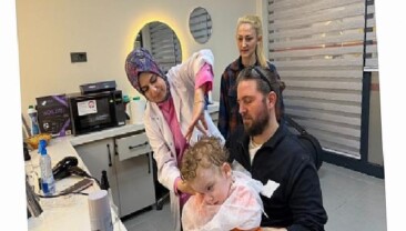 Kaan’ın birinci saç kesiti tatlı bir anıya dönüştü