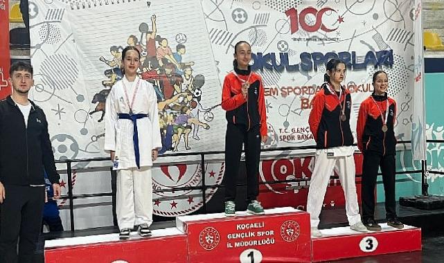 Kartepe’nin Karateci Yıldızlarından Madalya Yağmuru