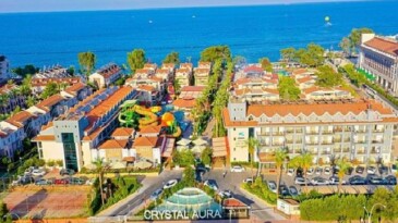 Kemer’de Etraf Hassaslığı Mükafatla Taçlandı: Crystal Aura Aqua Collection’a Manalı Plaket