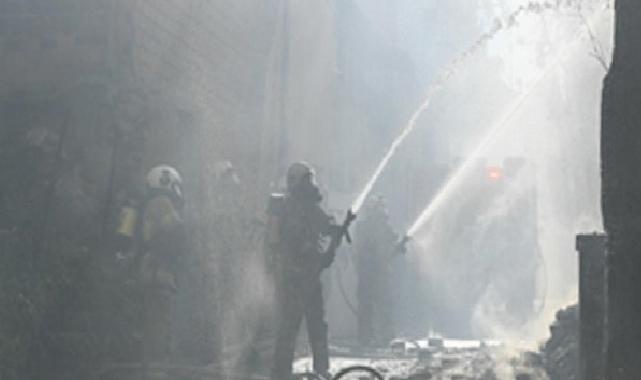 Konak’ta bina yangını denetim altına alındı