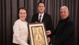 Konak’ta Makedonya rüzgarı esti: Lider Memnun, Enes İbrahim ve heyetini ağırladı